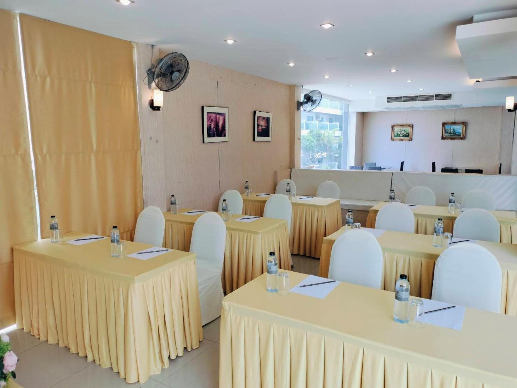 Dragon Beach Resort , Jomtien Beach Pattaya מראה חיצוני תמונה